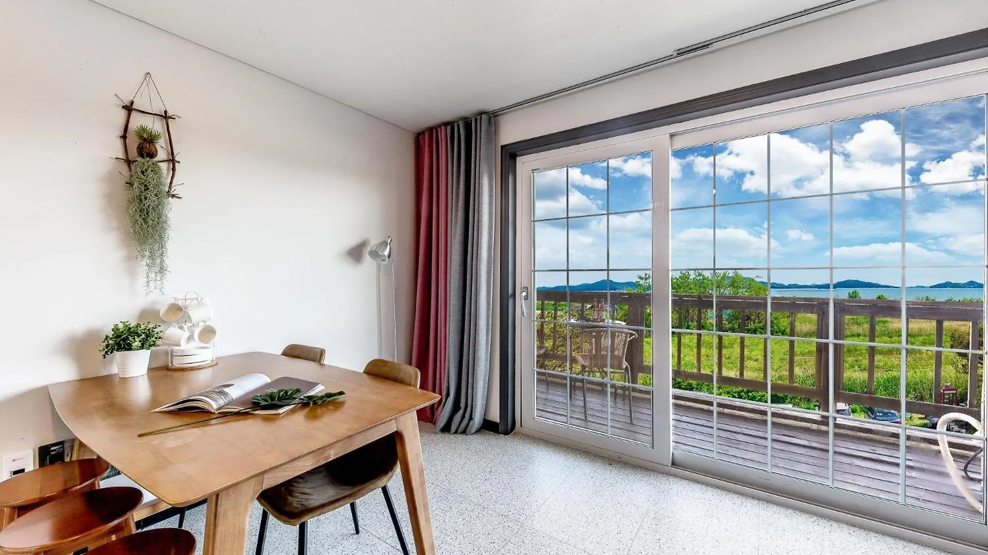 Ganghwa Rodemhouse Pension Incheon 0*,  South Korea